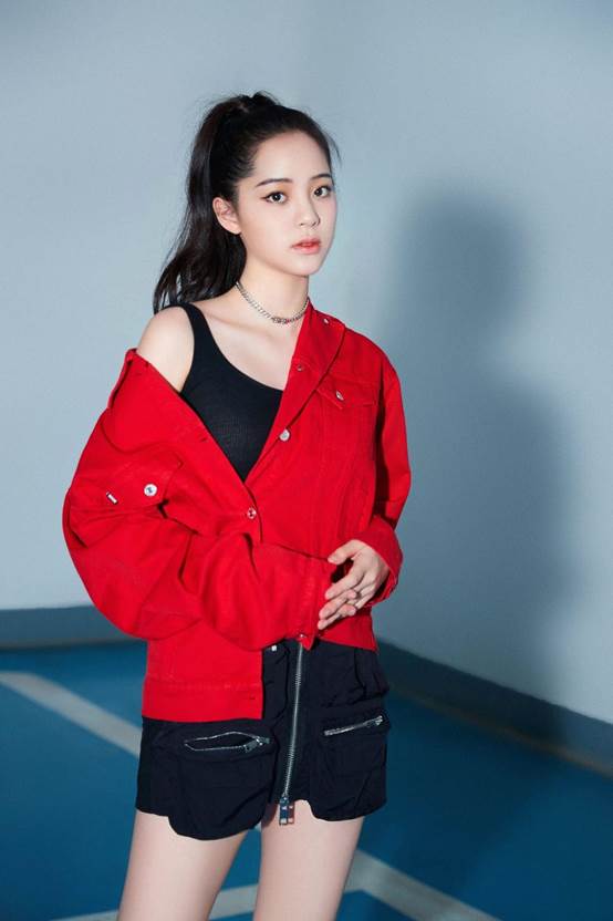 欧阳娜娜匡威造型,匡威欧阳娜娜黑色亮片鞋