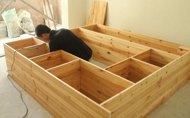 木工板打柜子好还是颗粒板好,定制的颗粒板和木工的生态板