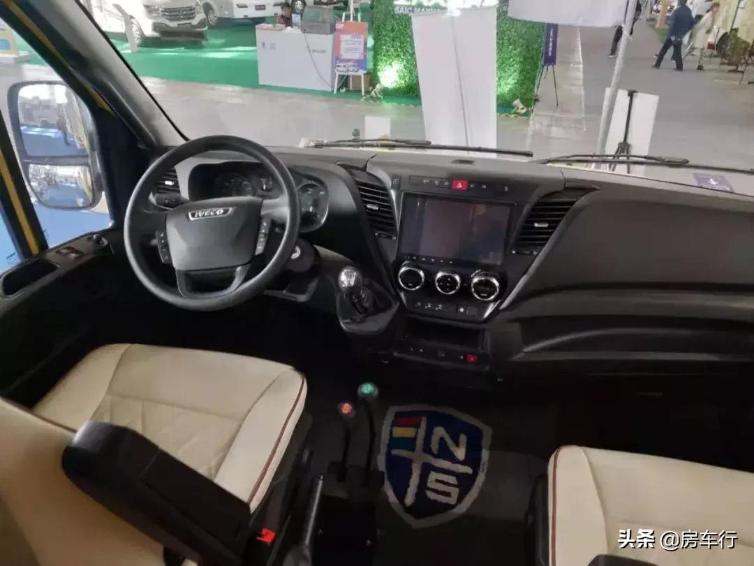 房车大全20-30万的c型房车限量版,房车价格30万元空间大全新自动挡