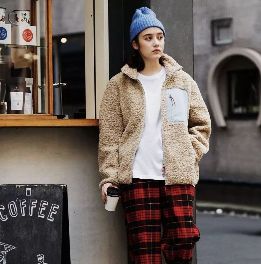 杨幂魏大勋真的是情侣吗,杨幂魏大勋情侣装现身同一小区