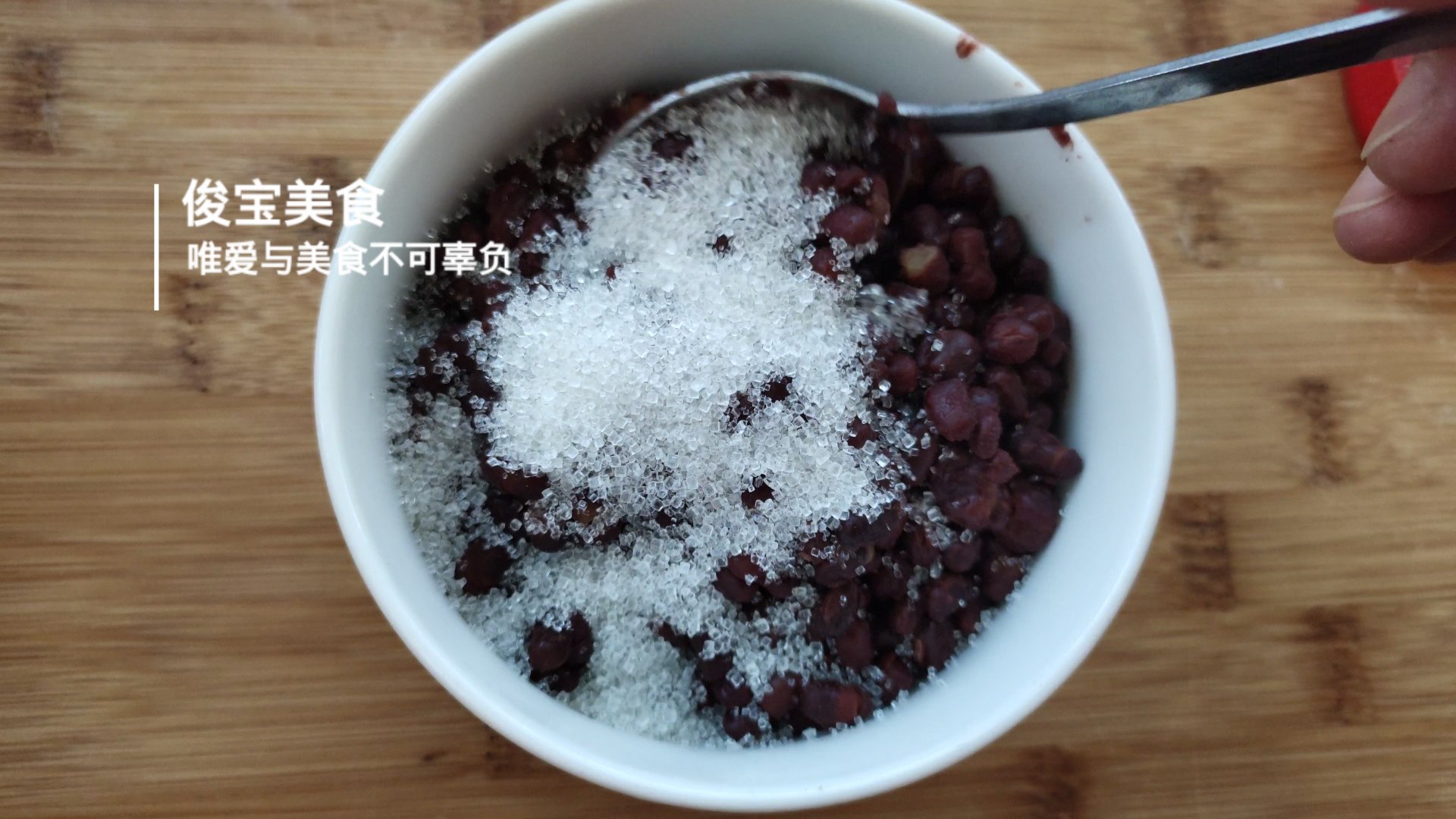 手揉面包烘焙教程,不用高筋面粉揉出膜的面包做法