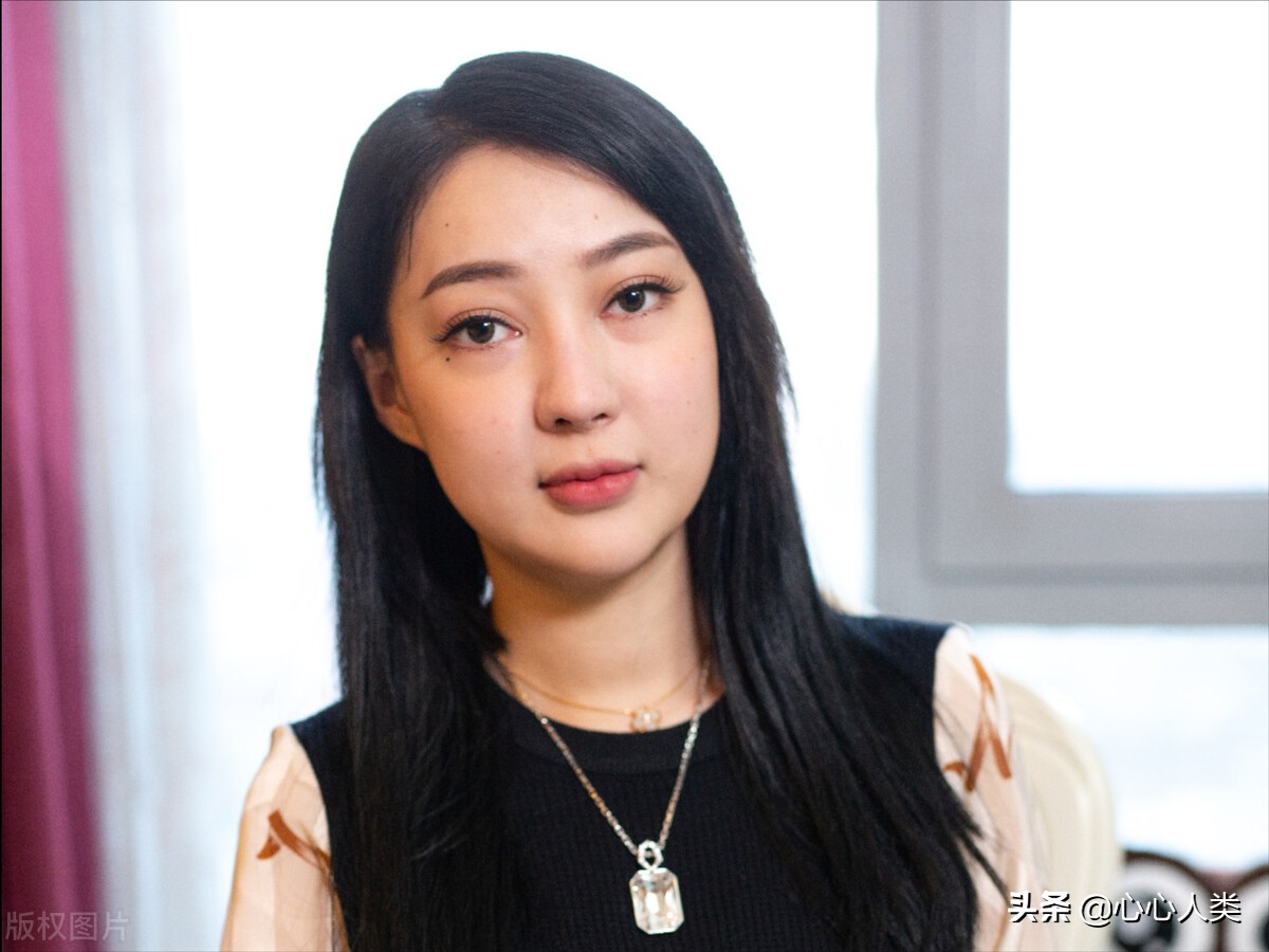 郭美美的价值观为何会扭曲,一代网红郭美美的荒谬人生