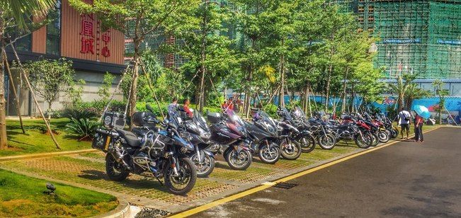 拿下哈雷1200排量V72，油箱只有7.8升，摩旅别想，但是这车简直了