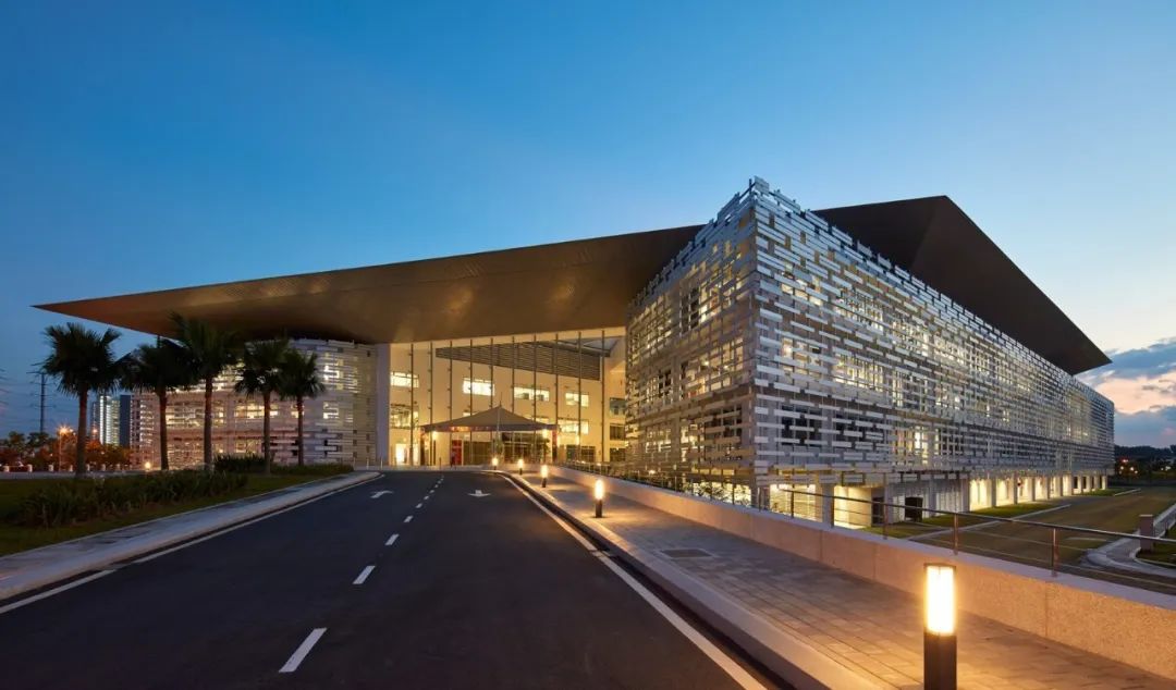 雷丁大学国际金融,全英大学