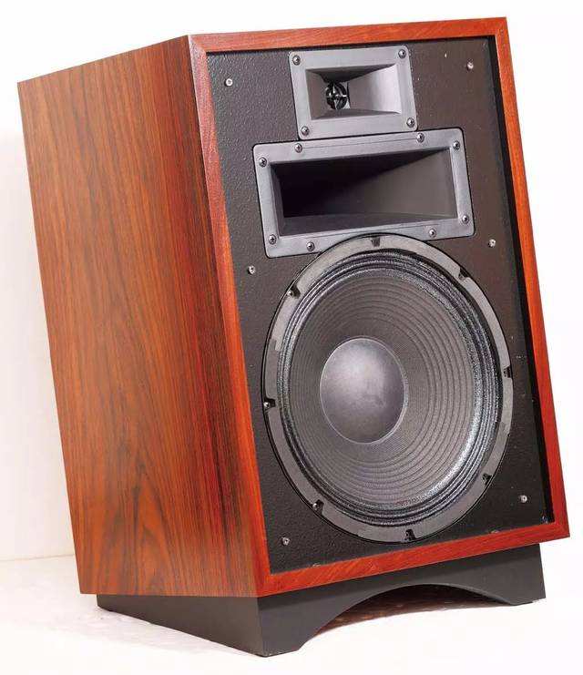 和静电音响不一样？磁力平板音响MagnepanLSR试用