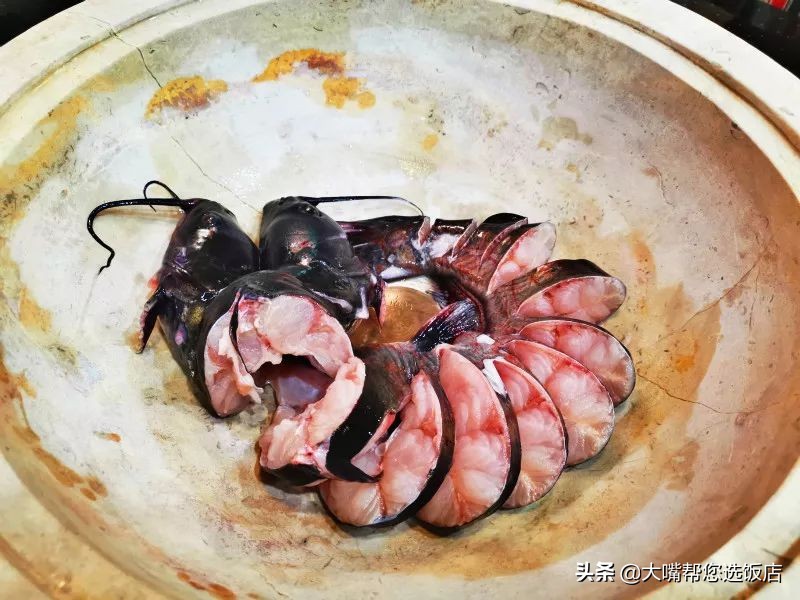 吃在中国的美味,中国美食大锅炖鱼