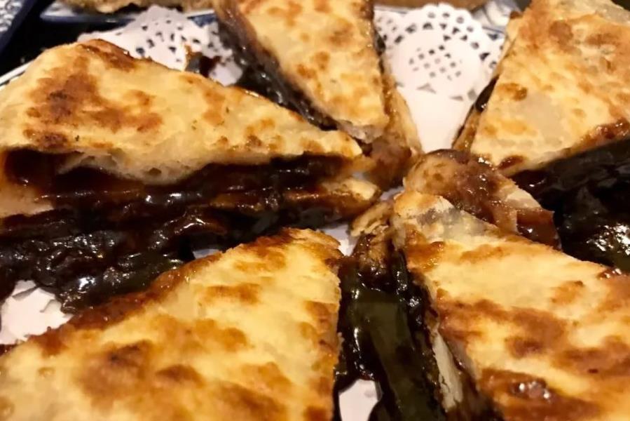 烙糖饼不漏糖的小窍门,怎样烙糖饼不把糖流出来