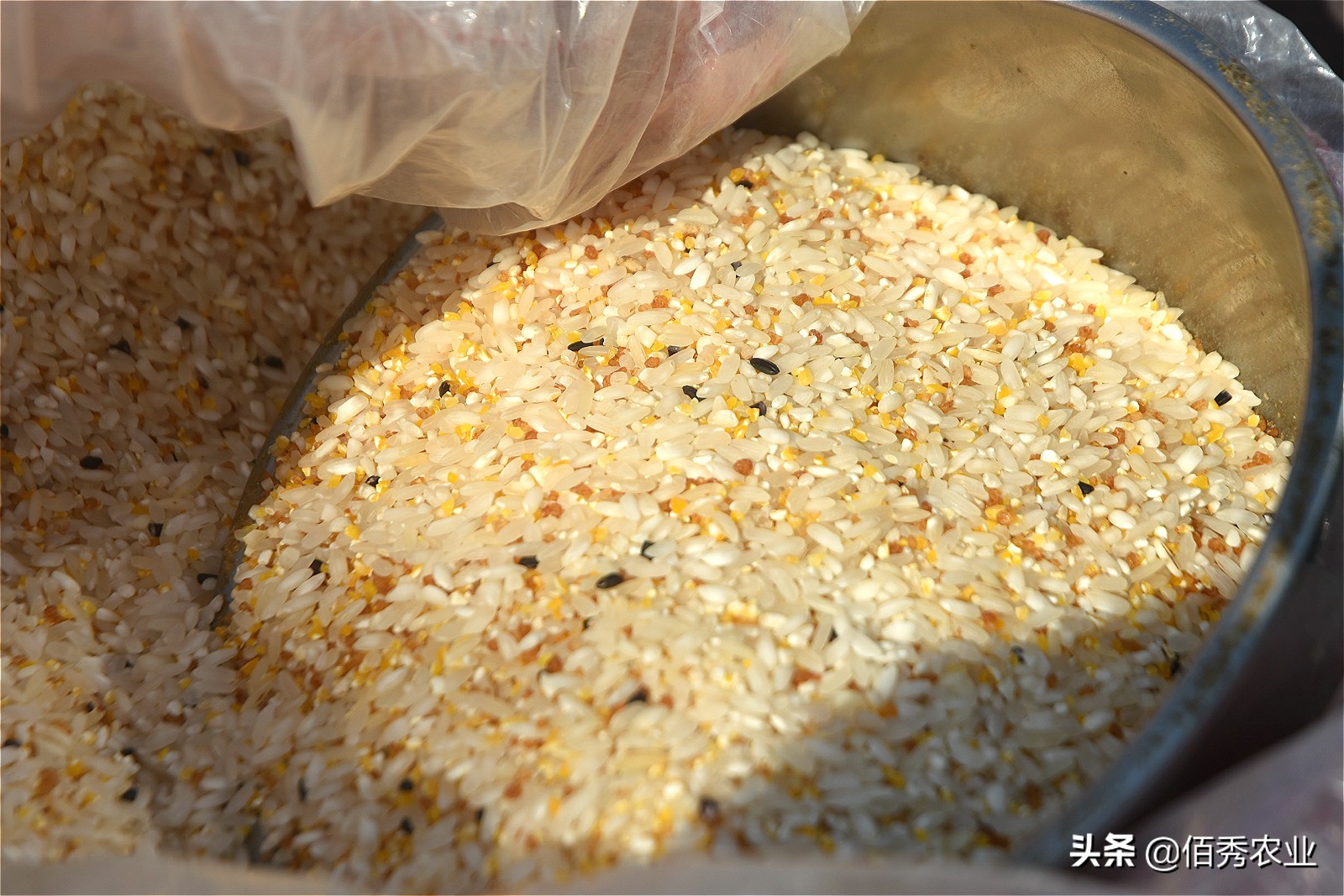 适合农村老人的摆摊生意,农村集市摆摊