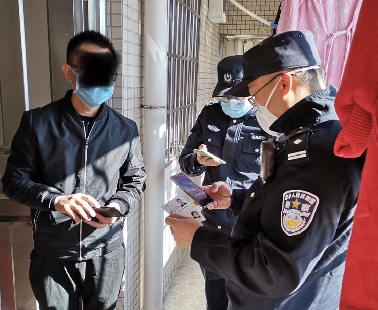 番禺｜“我们不摆pose”！大石街大兴村把办公室前移到村路口，织密防疫网