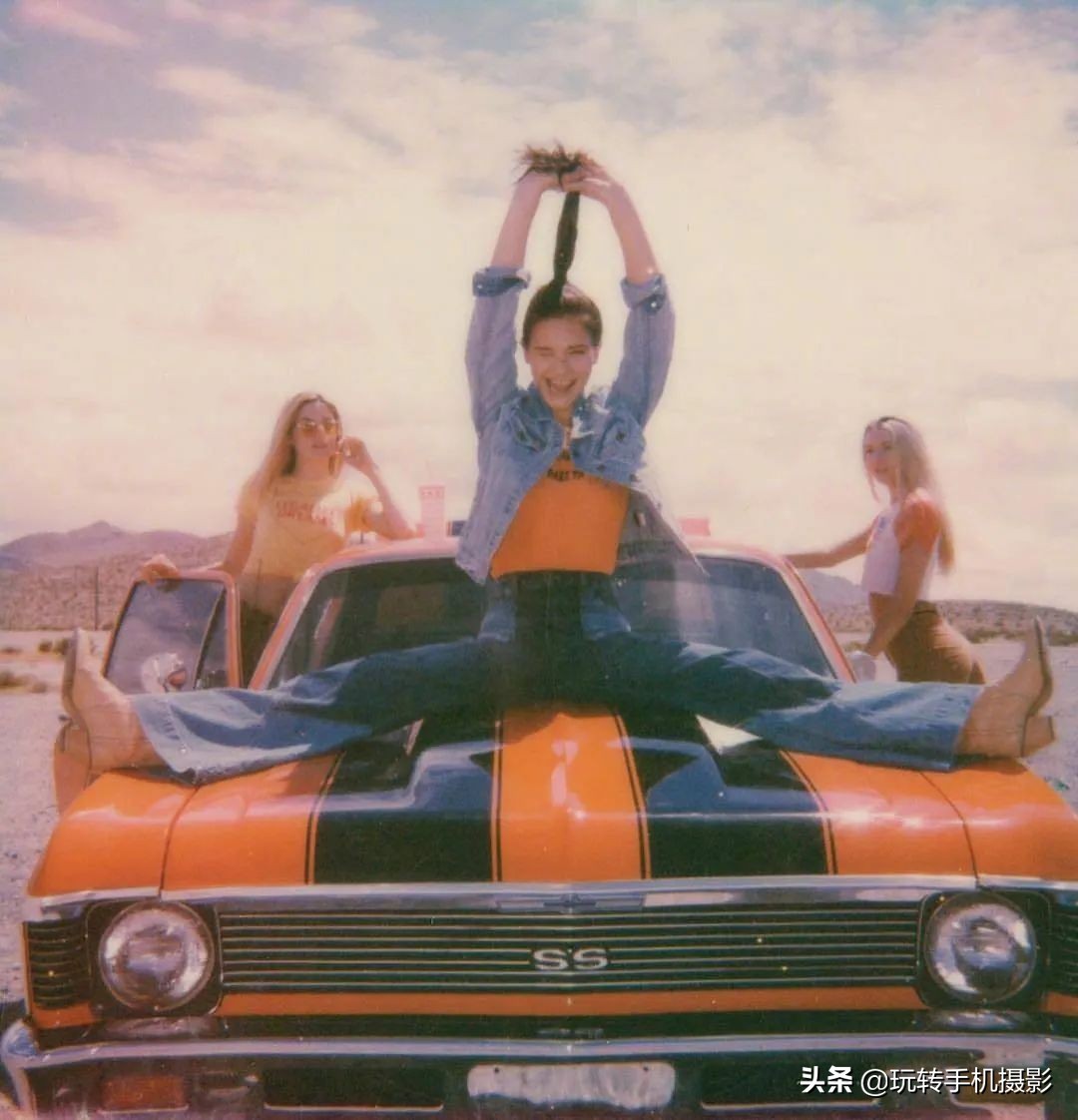 闺蜜拍照姿势创意二人,闺蜜雪地拍照姿势大全