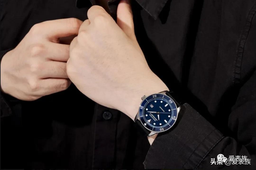 将简约注入腕表灵魂，它诠释了对时间独特的见解