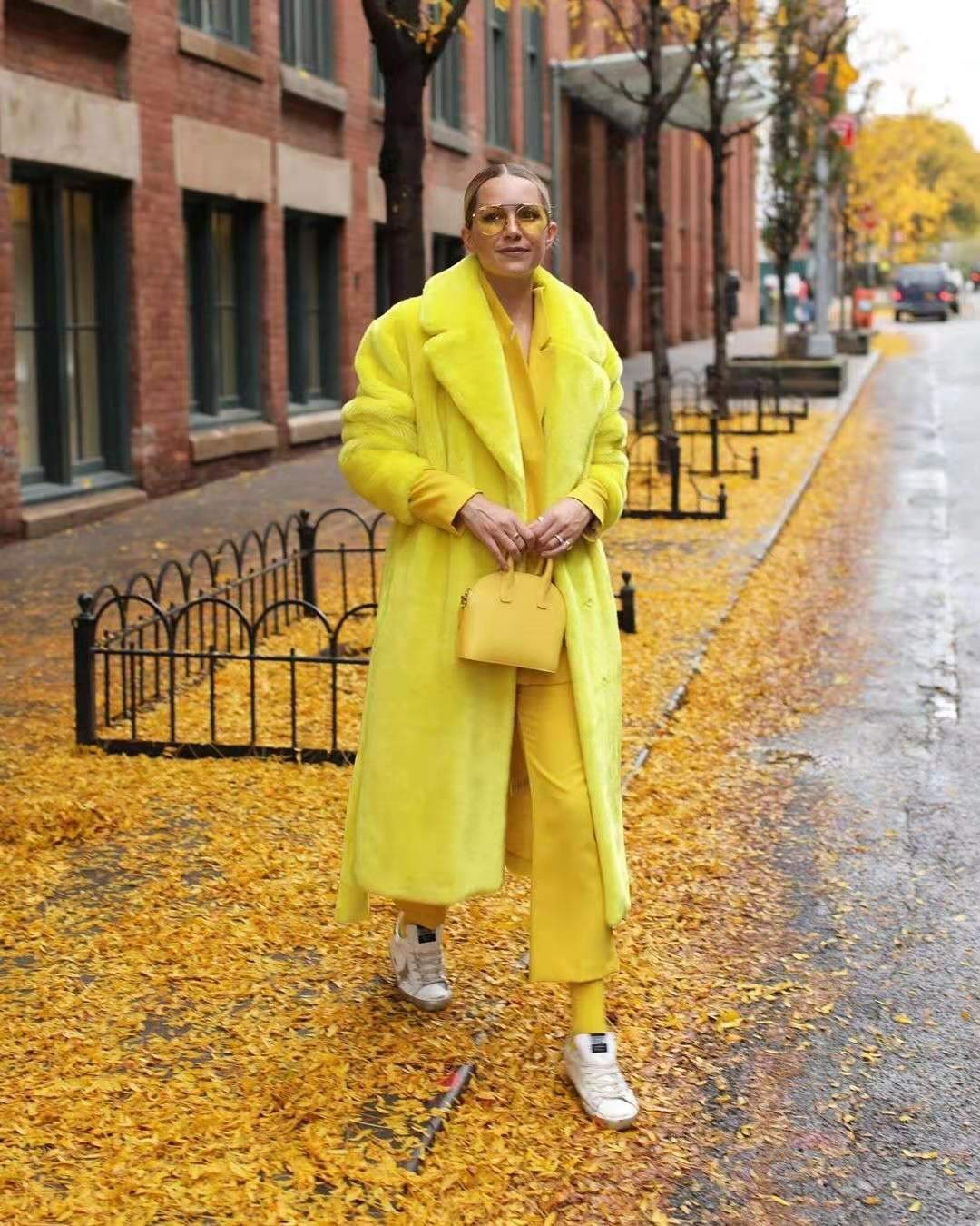 色彩穿搭小技巧,色彩呼应是最简单的穿搭技巧