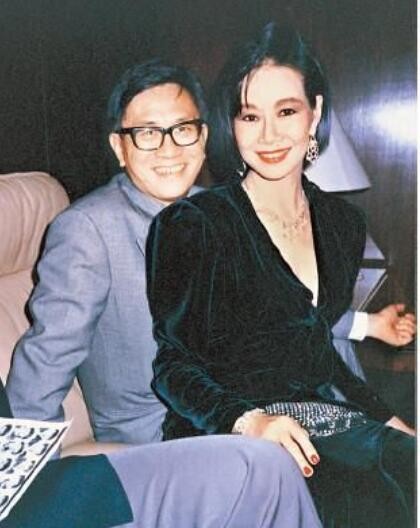 黄霑：尿成龙，单挑李小龙，妻子怀孕期间出轨，他凭什么这么狂？