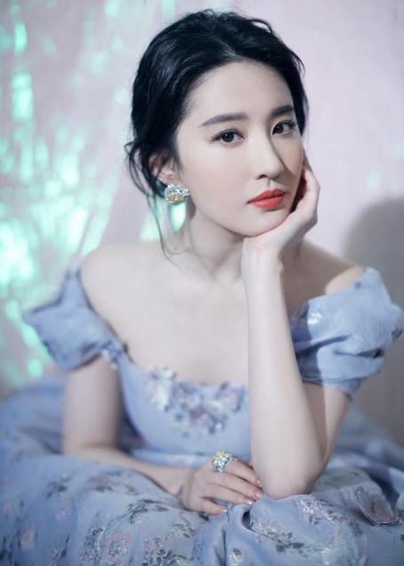 刘亦菲的写真旧照流出,刘亦菲白里透红豆瓣