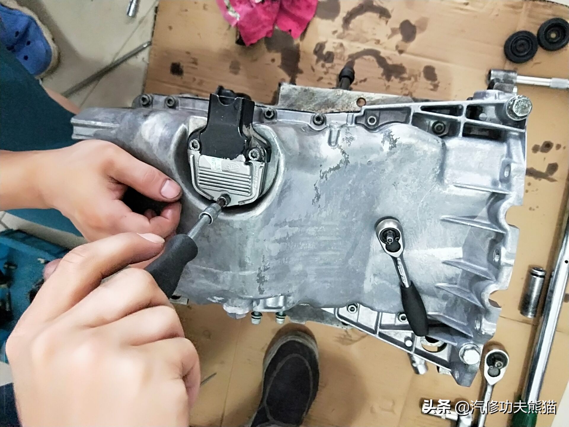 奥迪a61.8发动机大修费用,老款奥迪a6六缸发动机大修全过程