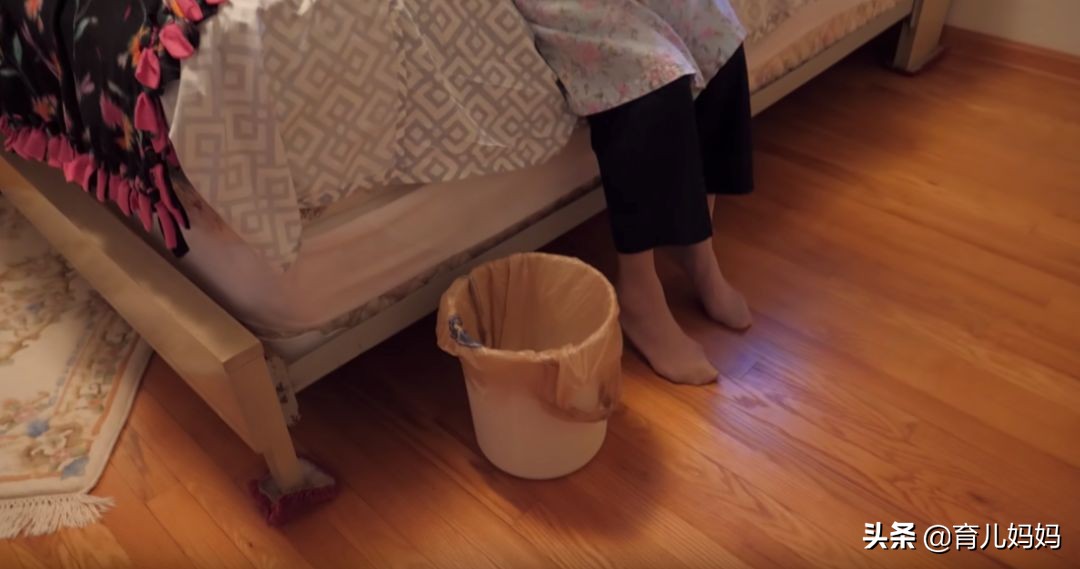 93岁奶奶恶搞27岁孙子一夜爆红！千万网友实力围观：奶奶太坑了！