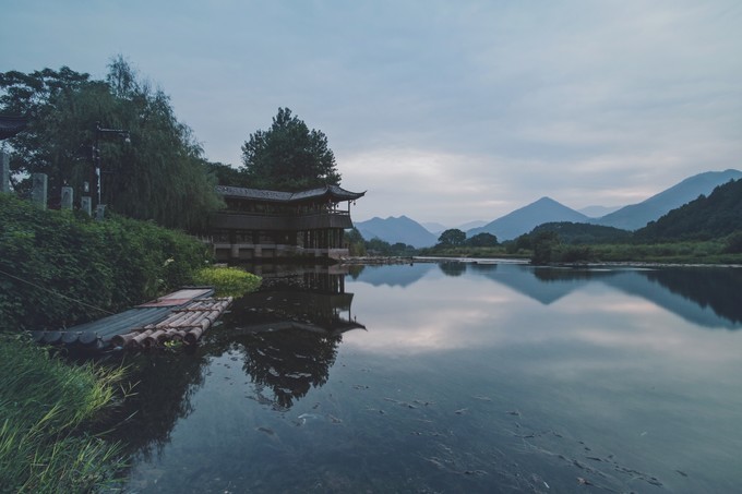 心中有桃花源何处都是山水间,心中若有桃花源何处是水云间