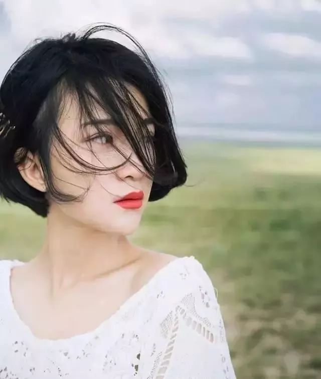 黄黑皮适合的蓝色系发色推荐,显白发色2020流行色黑黄皮冷色系