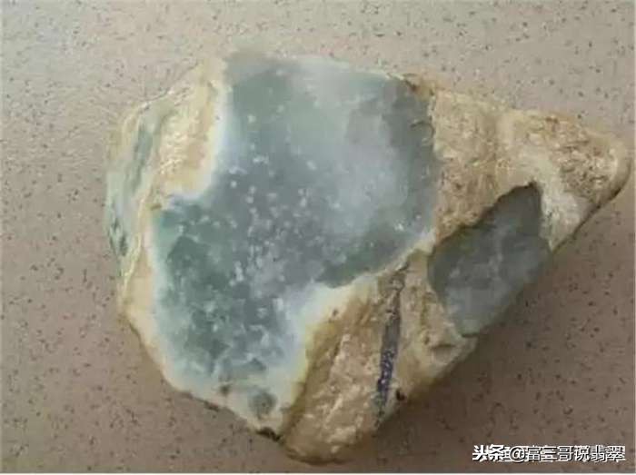 新手究竟该怎样正确入门翡翠行业,行家详解翡翠的哪些讲究