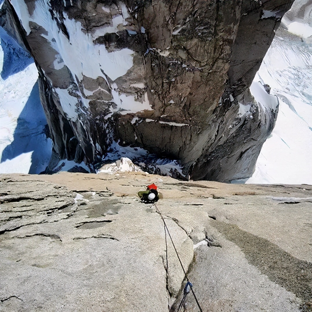 一座古墓揭开弥天大谎,弥天大谎电影情节介绍