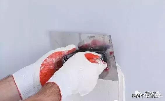 腻子粉是怎么刮腻子的,刮腻子留下来的腻子怎么去除呢