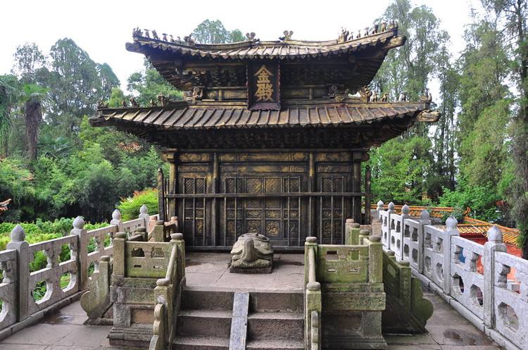 云南金殿前世今生,云南昆明金殿的历史故事