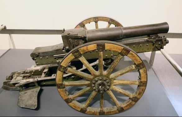 激战中大炮出了故障，指挥员急中生智，寻常一物竟产生奇效