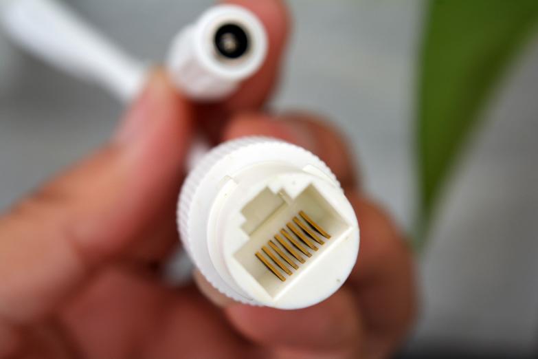 海康威视监控摄像头前面能碰吗,海康威视摄像头被小偷打破