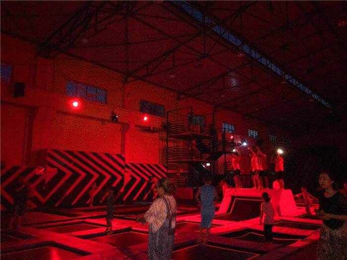 烟台疯狂蹦客乐园成人票价,烟台疯狂蹦客运动乐园团购