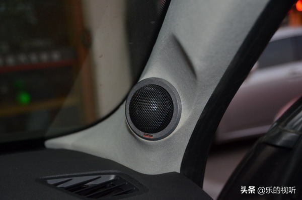 一套发烧级的音响要有哪些设备,真正的发烧级汽车音响功放