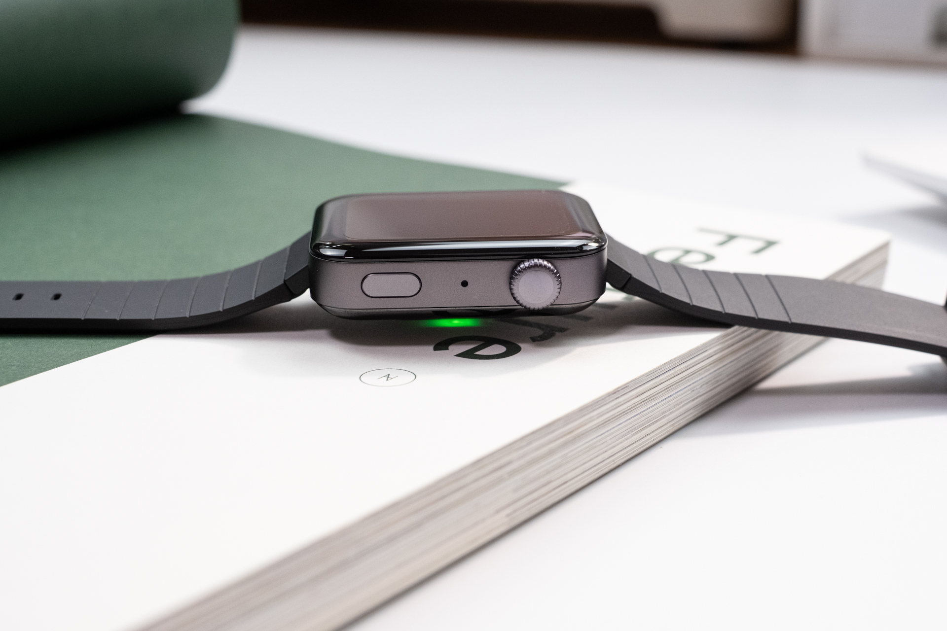 小米手表一代变成applewatch,小米手表和applewatch3选哪个