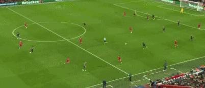 这日本+韩国组合牛叉大了!造3球太精妙狠虐欧冠冠军