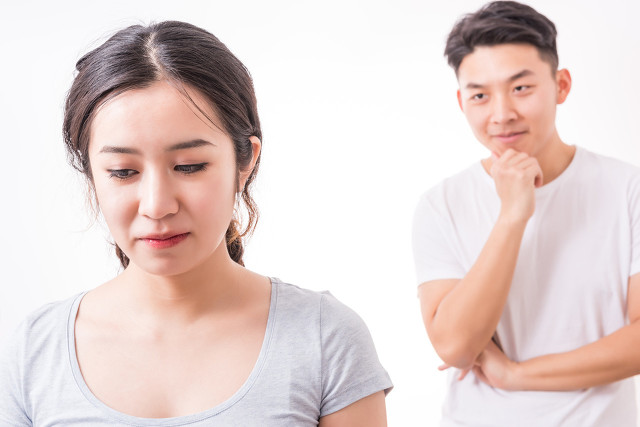 女生生理期肚疼该怎么办,女人生理期腰酸肚疼