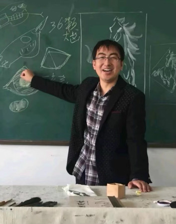 不须扬鞭自奋蹄上一句,李红印视频