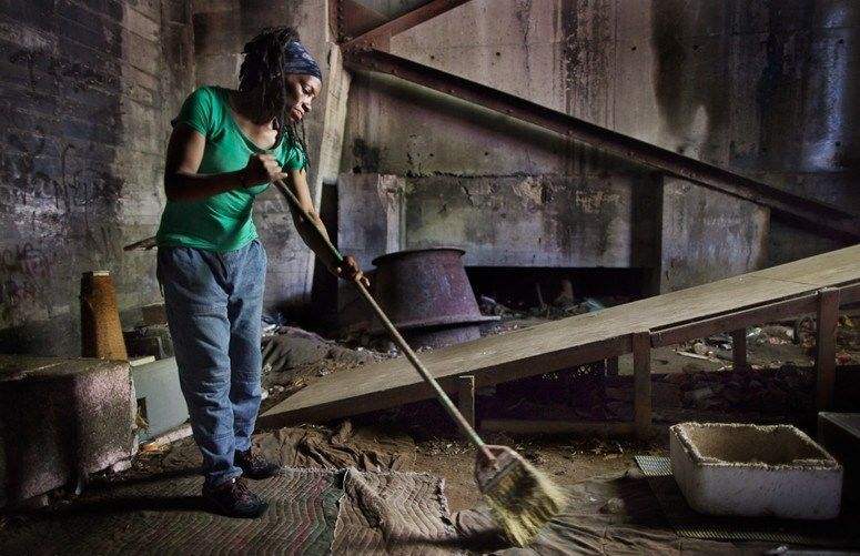 卡扎菲心中女神，地下室出生从政15年，为何受2位美国总统信赖？