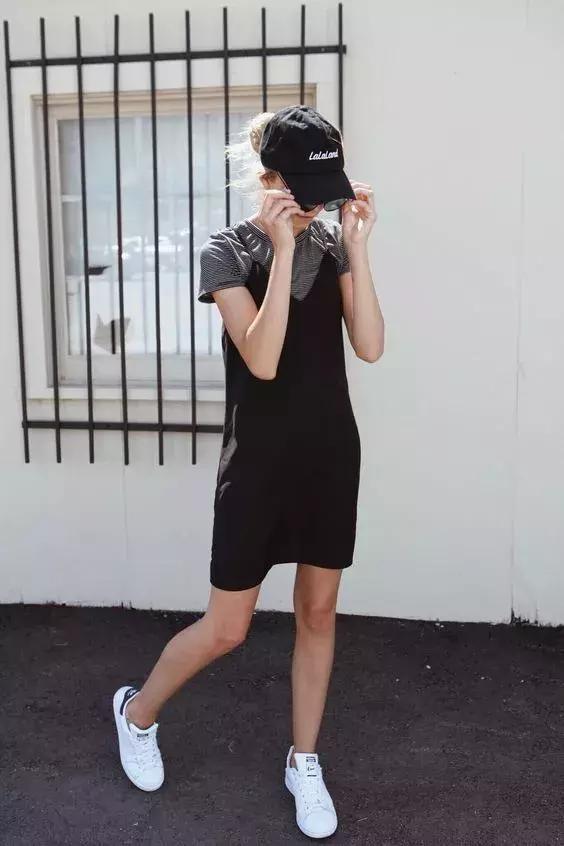 洋气上档次吊带裙秋冬内搭,今年最火的吊带裙内搭