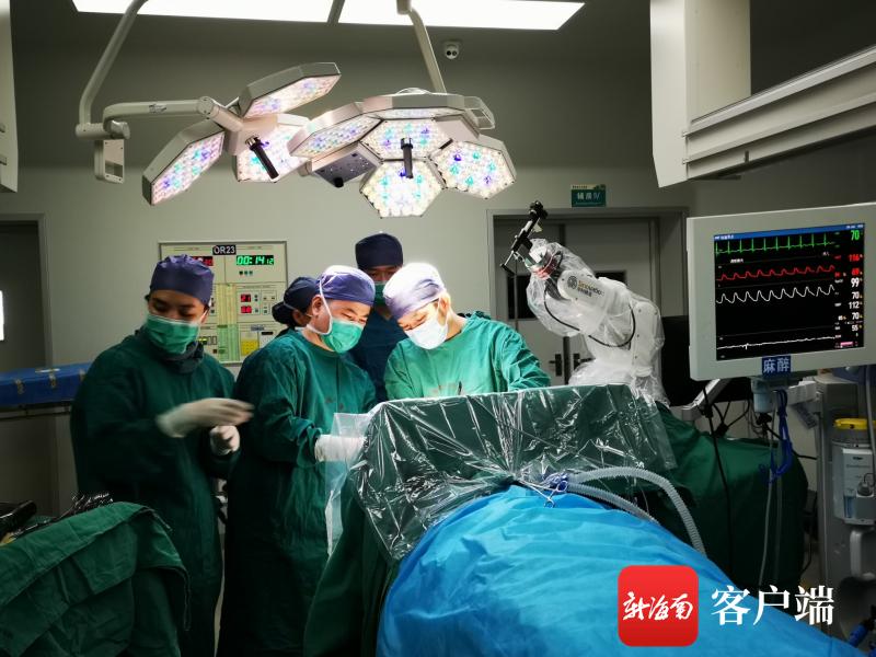 海南帕金森病脑起搏器手术,海南外科手术机器人