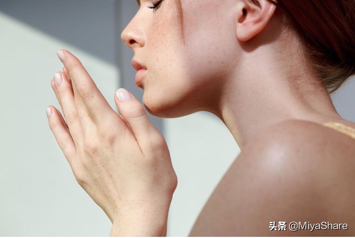 化妆水黏黏的好不好,化妆水兰蔻和雅诗兰黛