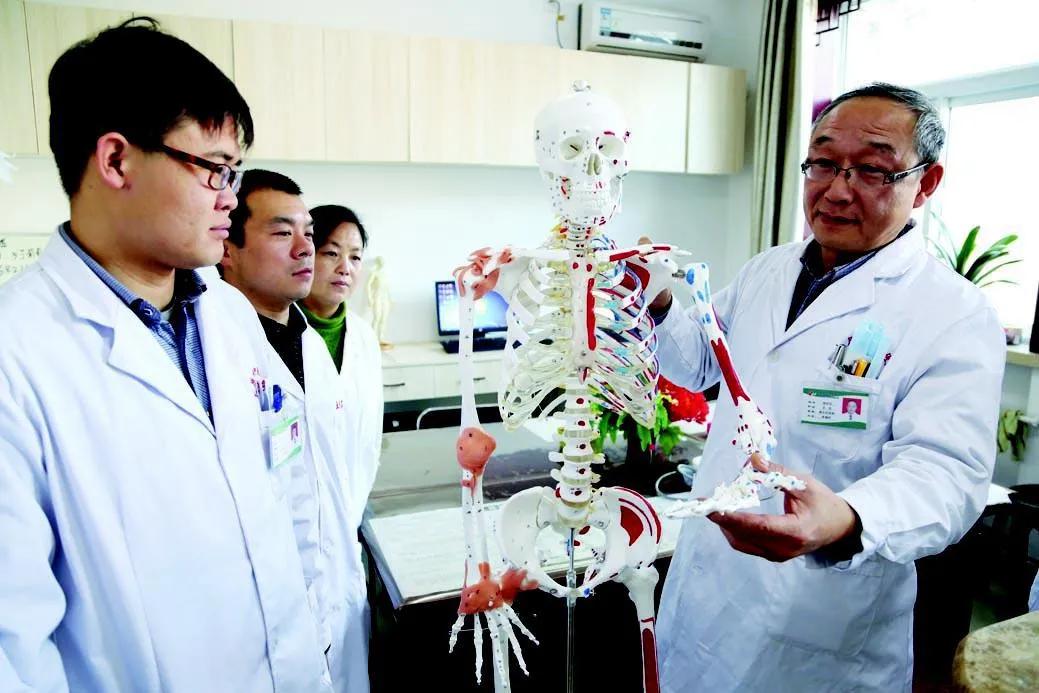 山西省中医院疼痛科杨中江,太原中医院疼痛科主任杨中江