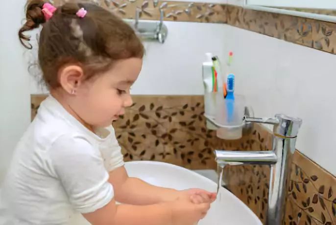 一岁宝宝轮状病毒感染发烧怎么办,腹泻发烧是病毒还是细菌