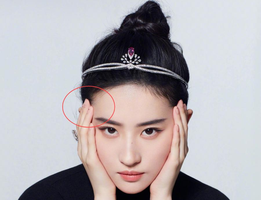 刘亦菲王冠多少钱,刘亦菲晒美照戴皇冠颜值能打