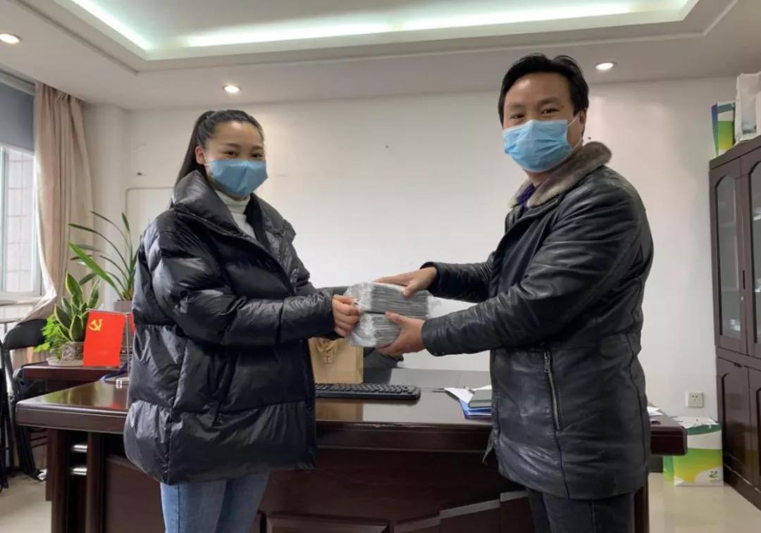 疫情暖心时刻,疫情防疫感动瞬间