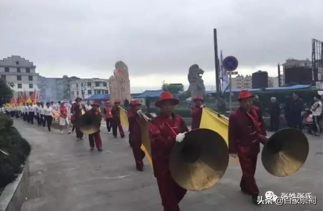 阜南张氏祠堂落成庆典仪式,张氏祠堂唱戏人山人海