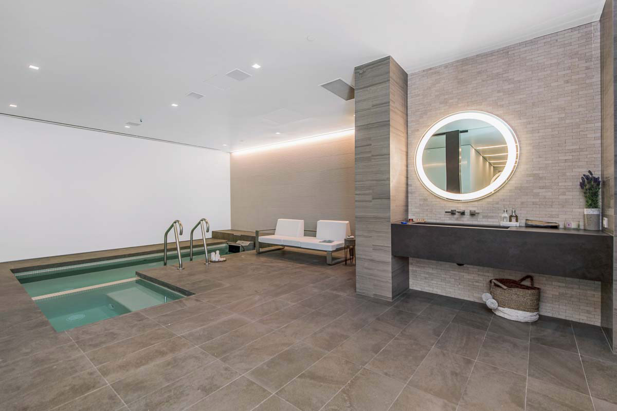 没有泳池的房子,没有泳池和花园的别墅