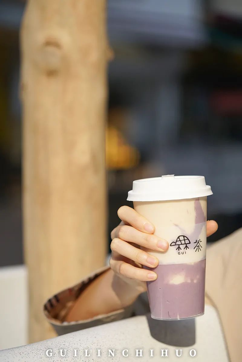 桂林奶茶店探店拍照,性冷淡风奶茶店拍照墙布置