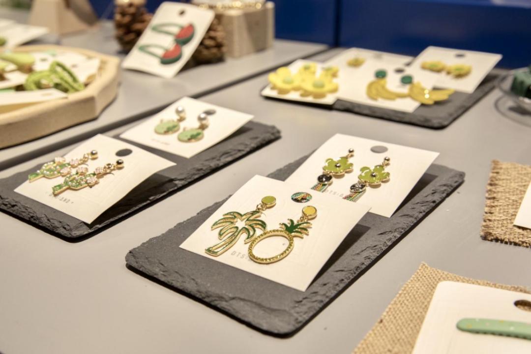 新店开业单月销售突破百台,开业门店爆满