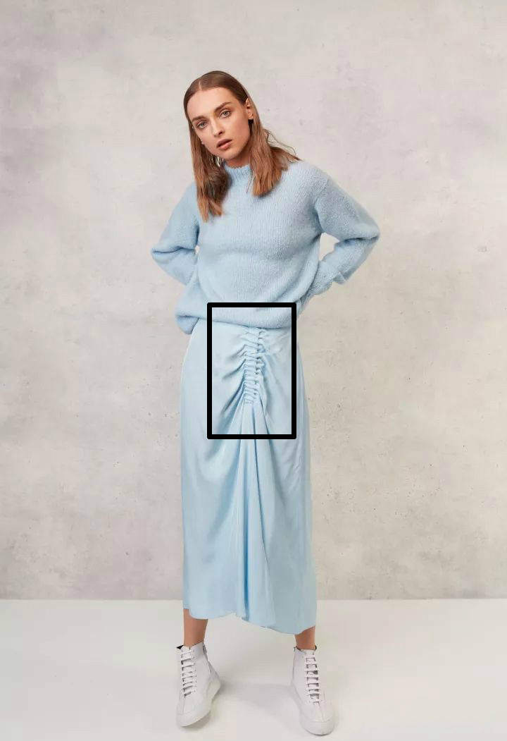 有褶皱的衣服和没褶皱的衣服对比,带褶皱的衣服怎么才能保持褶皱