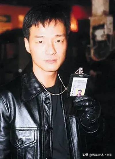 他自甘堕落演抹黑香港警察，“惯犯”王喜的劣迹何止这一桩