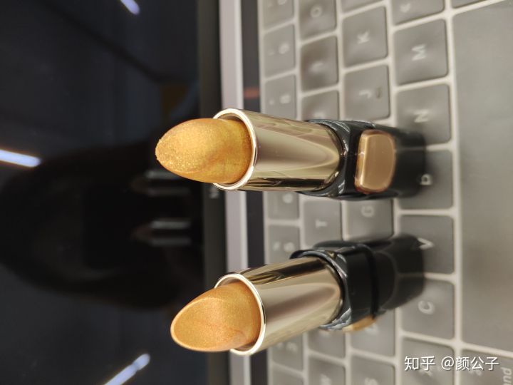 朋友送的口红不知道是真是假,为什么男生送口红都送纪梵希