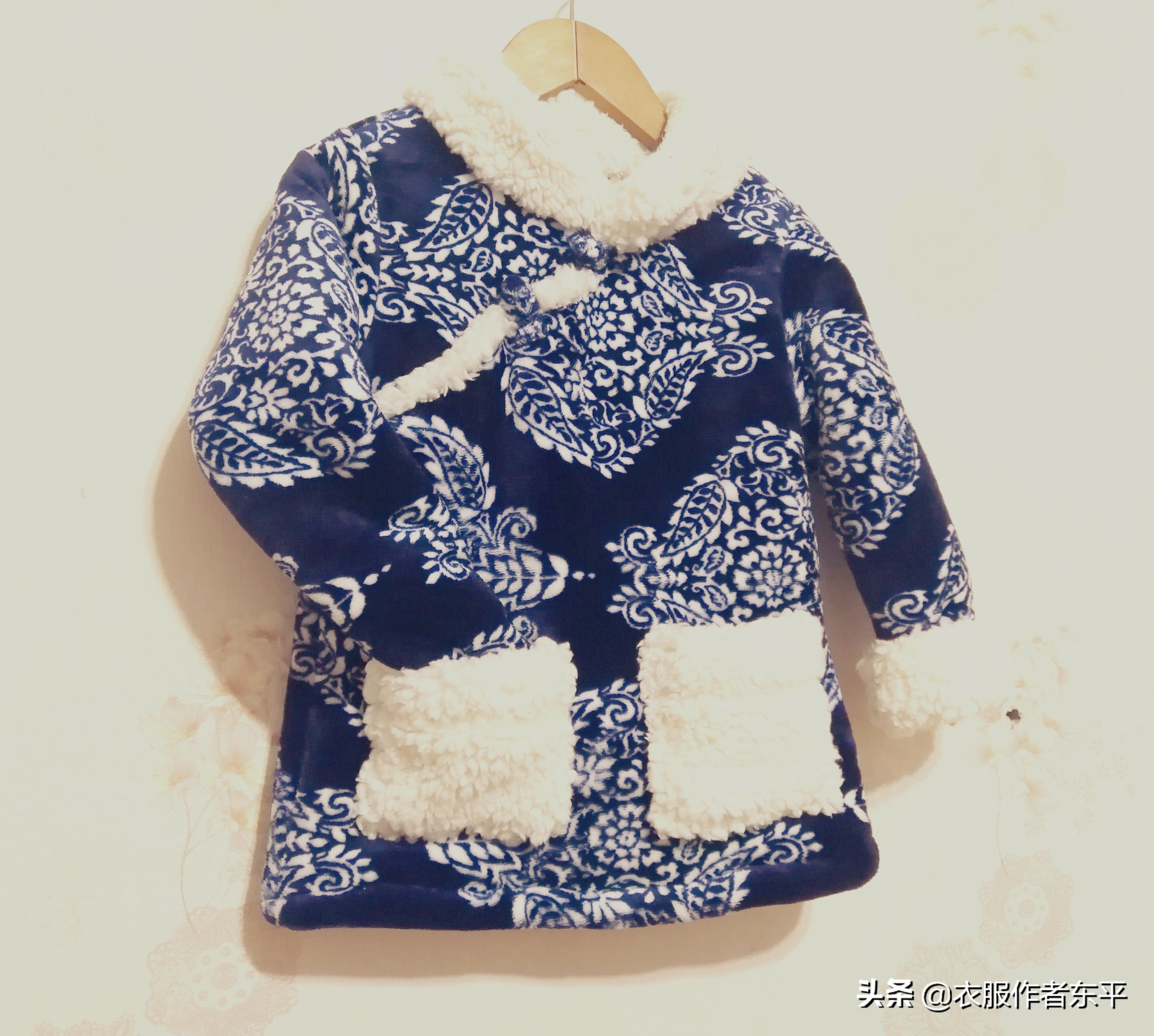 青花瓷半高领打底衫女,民族风青花瓷打底衫女款